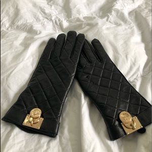 Beautiful Michael Kors gloves.